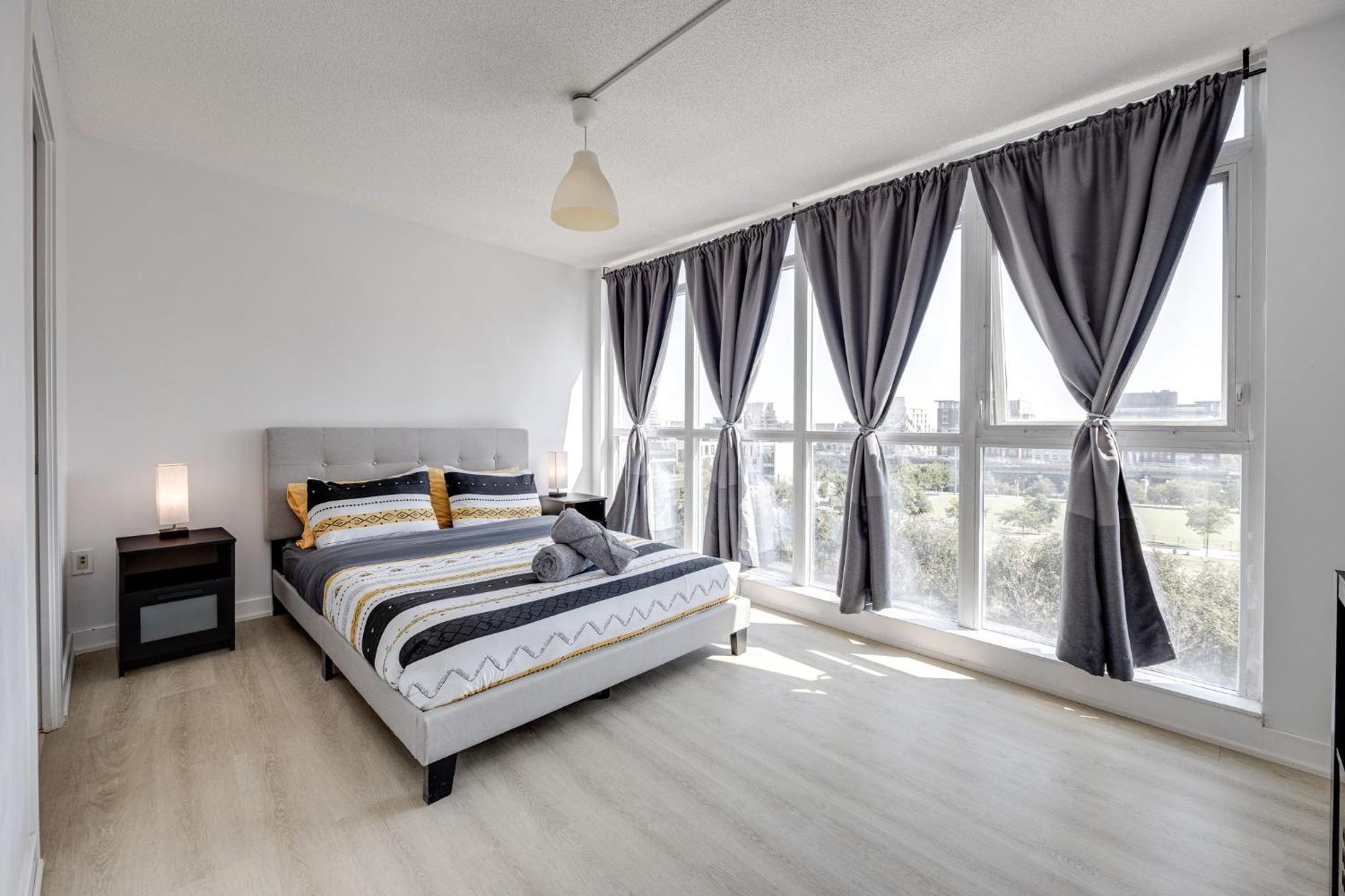 3Bdrm Lake View Condo In Toronto Exterior foto